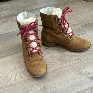 Size7 Sorel boots